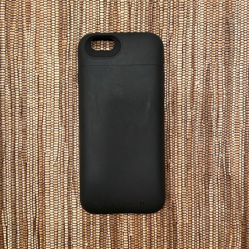 * SOLD*Mophie charing phone case